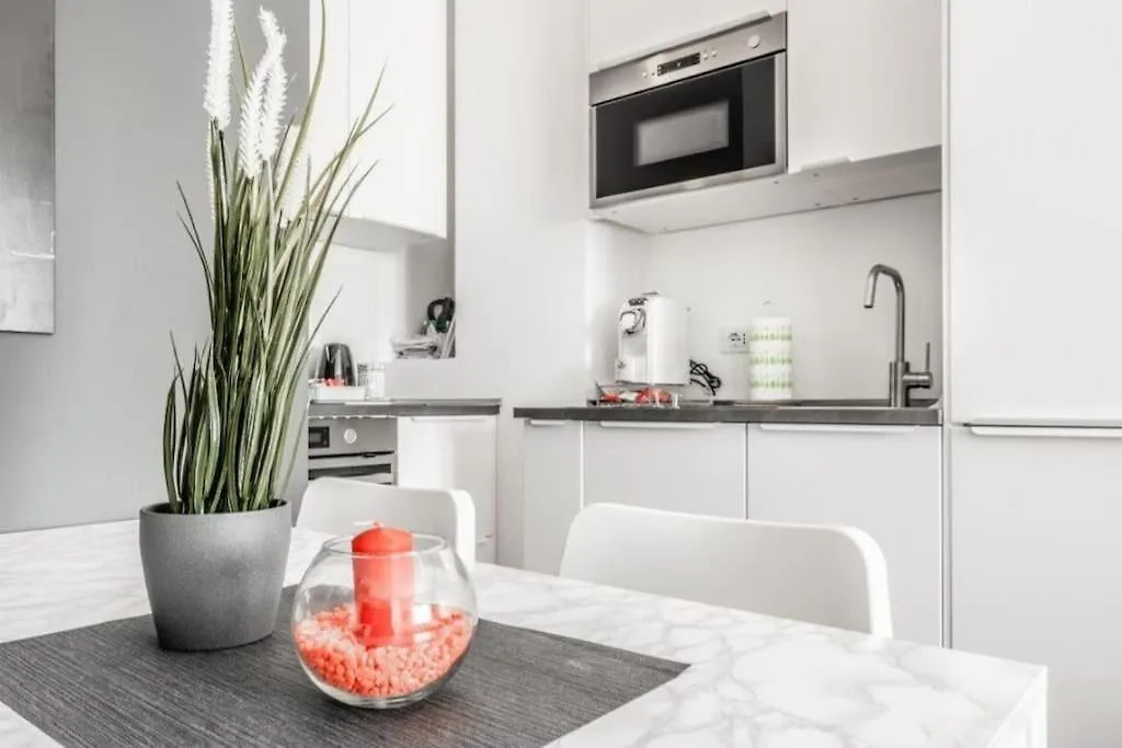 Apartment Red House Citylife San Siro Duomo Milan Italy